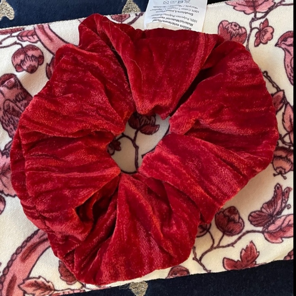 Sezane Red Crushed Velvet  Scrunchie + Gift Envelope